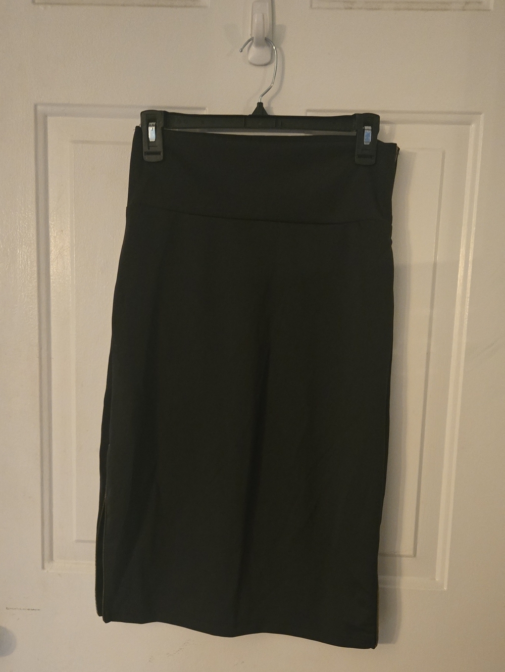 Classic Black Pencil Skirt - Women's